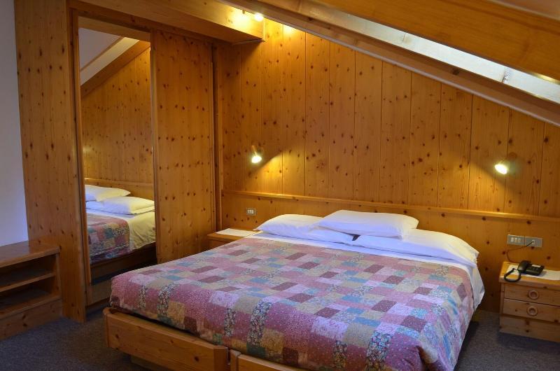 Hotel Ladina Кампителло-ди-Фасса Экстерьер фото