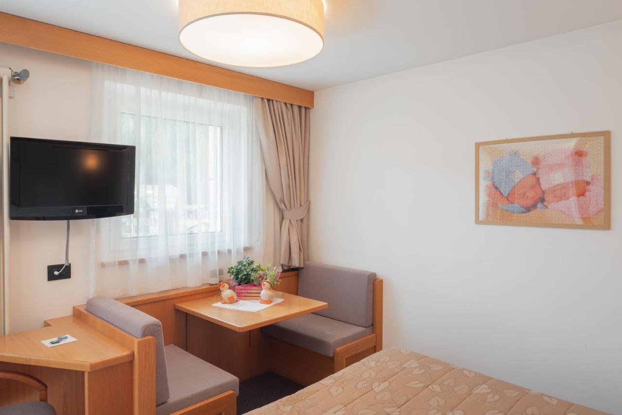 Hotel Ladina Кампителло-ди-Фасса Экстерьер фото