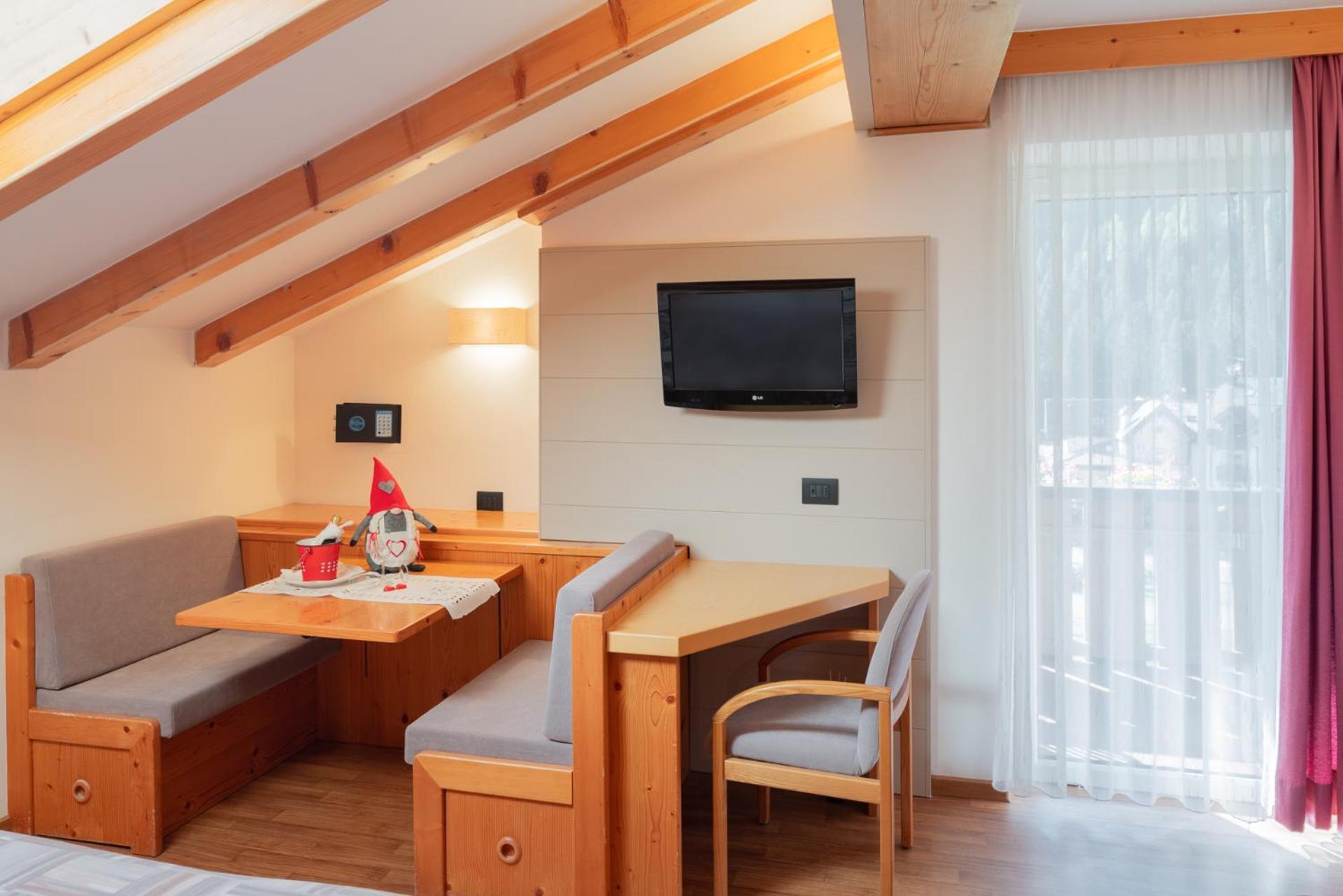 Hotel Ladina Кампителло-ди-Фасса Экстерьер фото