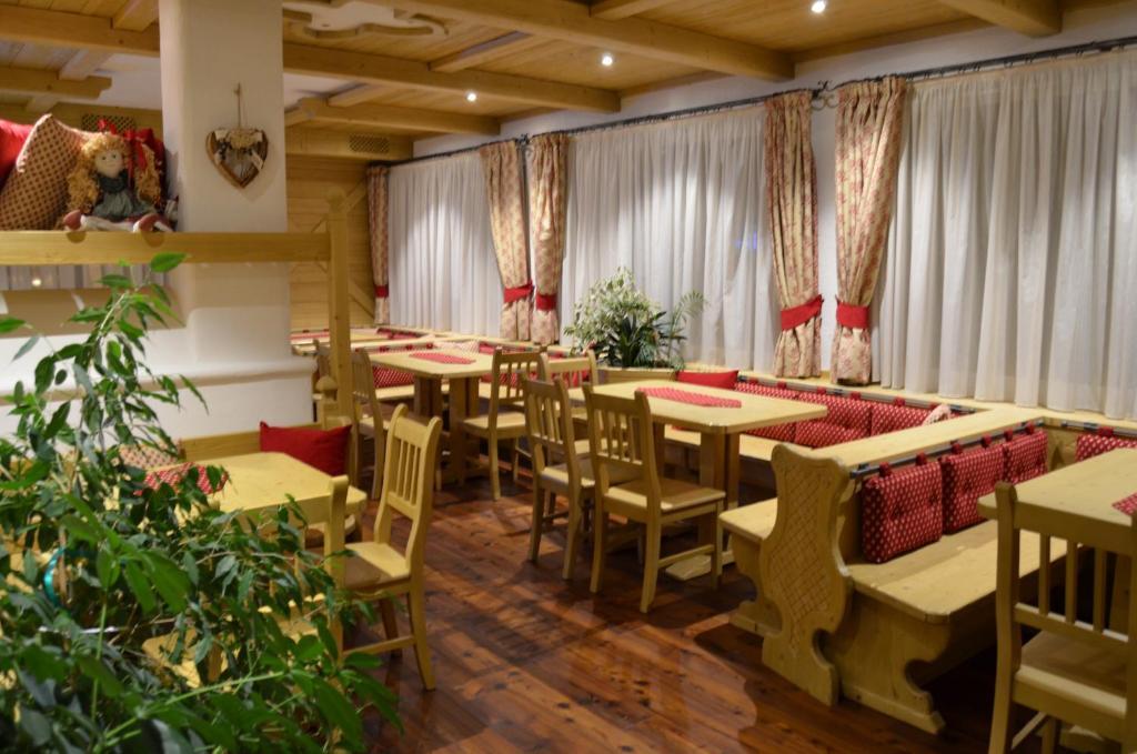 Hotel Ladina Кампителло-ди-Фасса Экстерьер фото