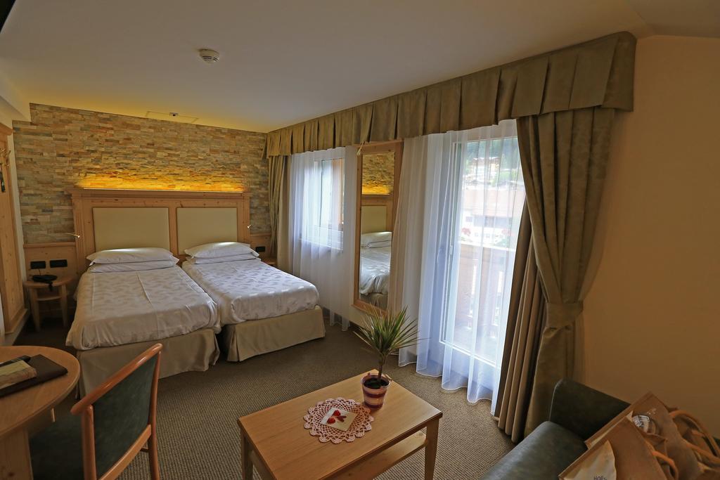 Hotel Ladina Кампителло-ди-Фасса Номер фото