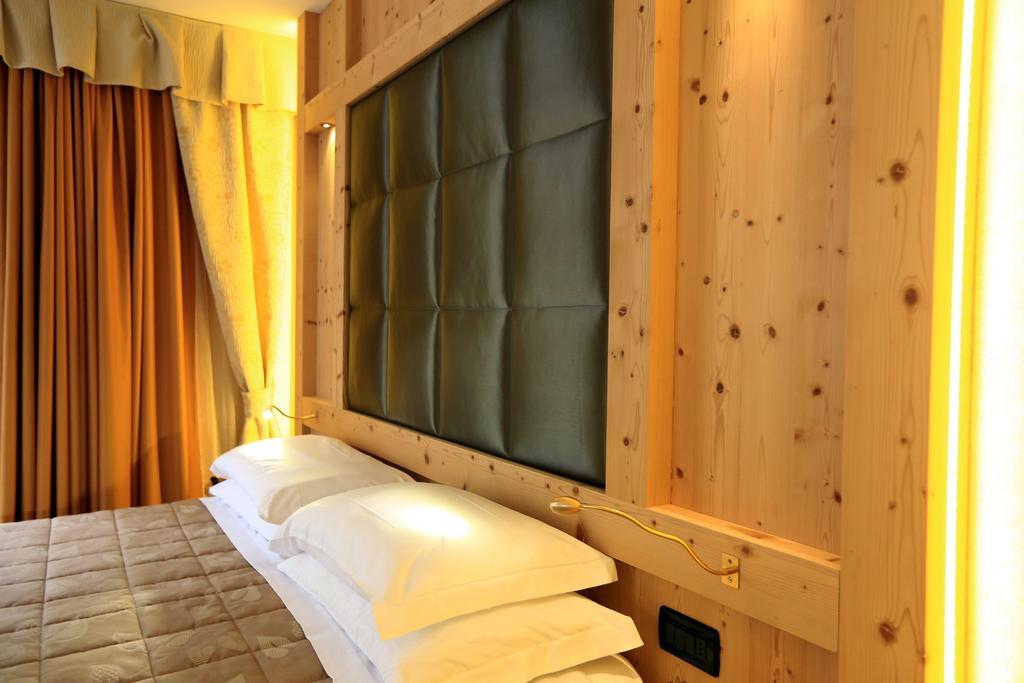 Hotel Ladina Кампителло-ди-Фасса Номер фото